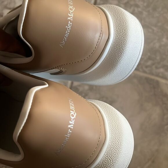 Alexander McQueen Oversized Low-Top Sneakers in White/ Camel, New, Size 41 - Picture 10 of 16